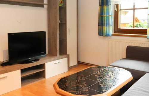 Zederhaus Casa | Preciosa casa de vacaciones privada para 5 personas con WIFI, TV, patio y aparcamiento