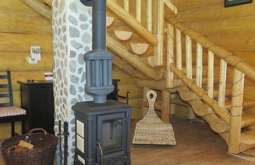 Strasin Casa | Maravillosa casa de vacaciones privada con TV, terraza, mascotas permitida y aparcamiento