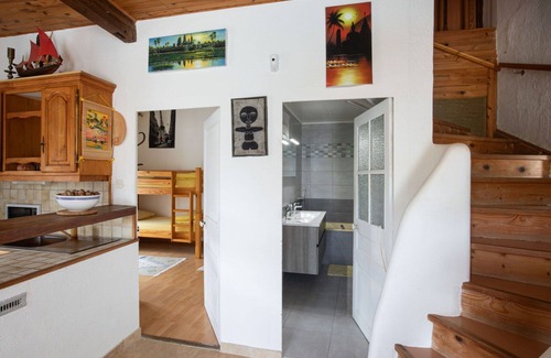 Epertully Casa | Casa de vacaciones privada con piscina privada, WIFI, TV, patio, vista panorámica, aparcamiento