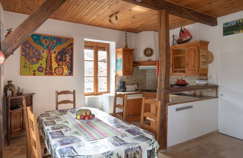 Epertully Casa | Casa de vacaciones privada con piscina privada, WIFI, TV, patio, vista panorámica, aparcamiento