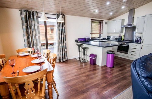 Kinross Casa | Estupenda casa de vacaciones privada para 5 personas con WIFI, TV, terraza y mascotas permitida