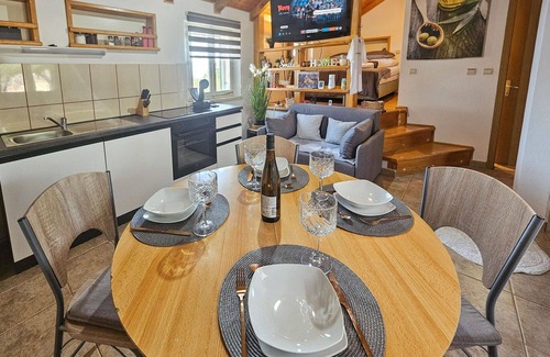 Praznica Casa | Estupenda casa de vacaciones privada con piscina privada, A/C, WIFI, TV, terraza y vista panorámica