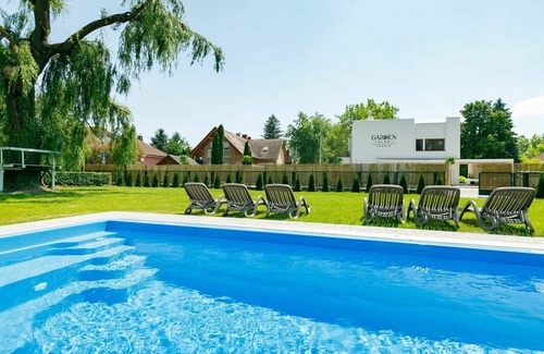 Balatonkeresztur Casa | Preciosa casa de vacaciones privada con A/C, WIFI, piscina privada, TV, terraza y aparcamiento
