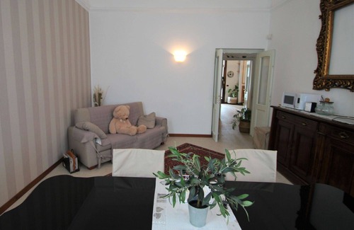Castronno Villa | Preciosa casa de vacaciones privada para 10 personas con A/C, WIFI, TV y terraza