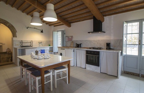 Lorenzana Casa | Estupenda casa de vacaciones privada con WIFI, piscina, balcón, vista panorámica, aparcamiento