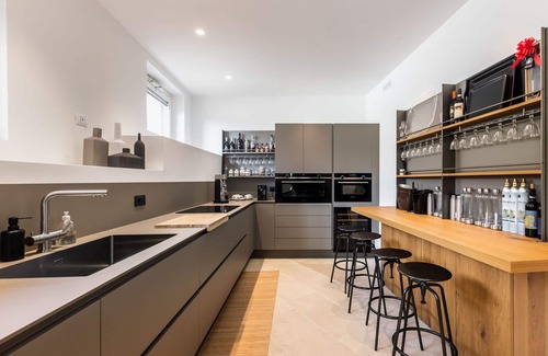 Plemmirio Villa | Estupenda casa de vacaciones privada con A/C, WIFI, piscina privada, TV, patio, cerca de Siracusa