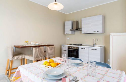 Castellaro Casa | Casa de vacaciones privada con WIFI, terraza, mascotas permitida, vista panorámica, aparcamiento