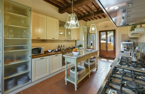 Castellina Marittima Villa | Casa de vacaciones privada con piscina privada, WIFI, A/C, TV, mascotas permitida, vista panorámica