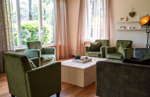 Bosgebied Hoenderloo Casa | Maravillosa casa de vacaciones privada con piscina, WIFI, TV, terraza y aparcamiento