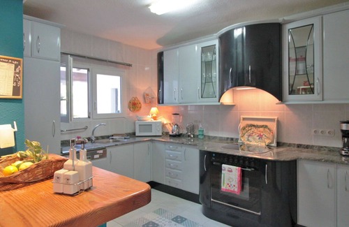Bell Horizo Casa | Estupenda casa de vacaciones privada con piscina privada, A/C, WIFI, TV, patio y aparcamiento