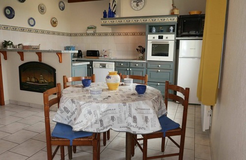 Primelin Casa | Maravillosa casa de vacaciones privada para 2 personas con TV, terraza y aparcamiento
