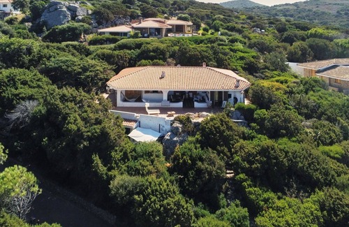 Portobello di Gallura Casa | Maravillosa casa de vacaciones privada con WIFI, TV, terraza, mascotas permitida y aparcamiento