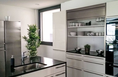 Ruetli Casa | Estupenda casa de vacaciones privada para 10 personas con WIFI, TV, patio y mascotas permitida