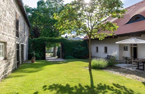 Clunek Casa | Preciosa casa de vacaciones privada para 8 personas con WIFI, patio y mascotas permitida