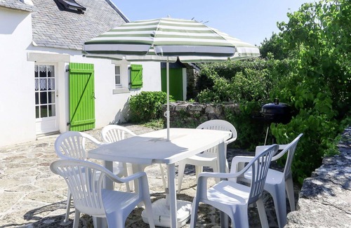 Goulien Casa | Estupenda casa de vacaciones privada con TV, terraza, mascotas permitida y aparcamiento
