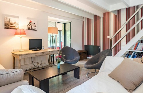 Carnac Villa | Estupenda casa de vacaciones privada para 8 personas con WIFI, TV, mascotas permitida y aparcamiento