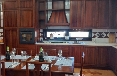 Viterbo Villa | Maravillosa casa de vacaciones privada con piscina privada, jacuzzi, A/C, WIFI, sauna, TV, patio