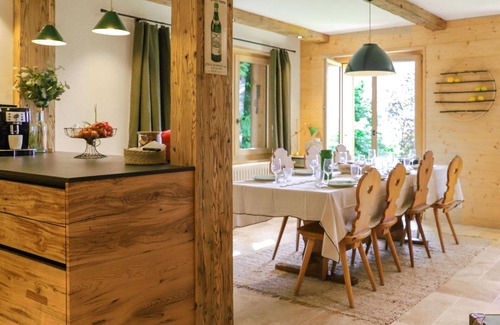 Chesieres Casa | Maravillosa casa de vacaciones privada para 12 personas con WIFI, balcón y aparcamiento