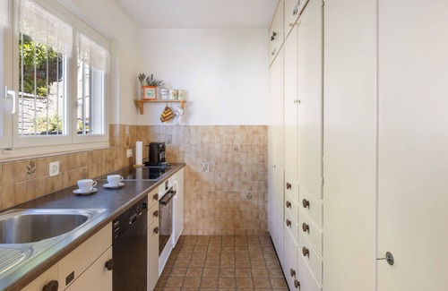 Gordola Casa | Maravillosa casa de vacaciones privada con WIFI, TV, balcón, vista panorámica, aparcamiento