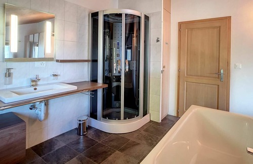 Nendaz Casa | Wonderful private villa for 8 guests with WIFI, TV, terrace and parking