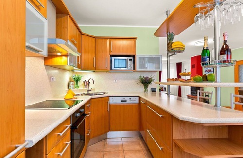 Dolni Chabry Villa | Preciosa casa de vacaciones privada con piscina privada, WIFI, TV, terraza y aparcamiento
