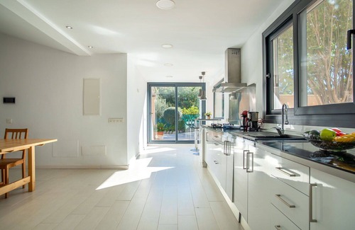 Lloseta Casa | Casa de vacaciones privada con WIFI, A/C, piscina privada, TV, patio, vista panorámica