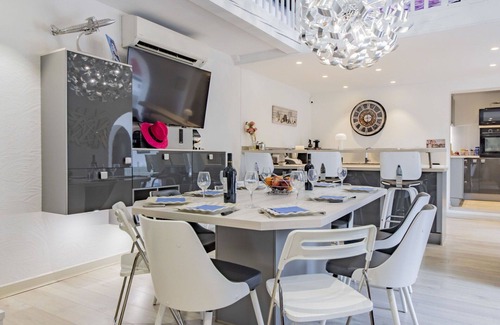 Les 3 Ponts Villa | Casa de vacaciones privada con piscina privada, A/C, WIFI, jacuzzi, TV, terraza, mascotas permitida