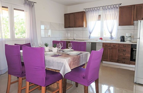 Pican Casa | Maravillosa casa de vacaciones privada con WIFI, piscina privada, A/C, TV, terraza y aparcamiento