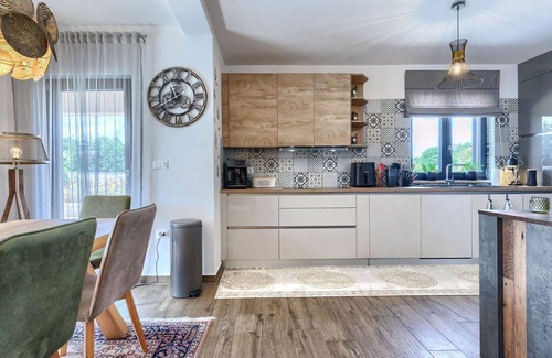 Topid Casa | Maravillosa casa de vacaciones privada con A/C, WIFI, piscina privada, TV, terraza y aparcamiento
