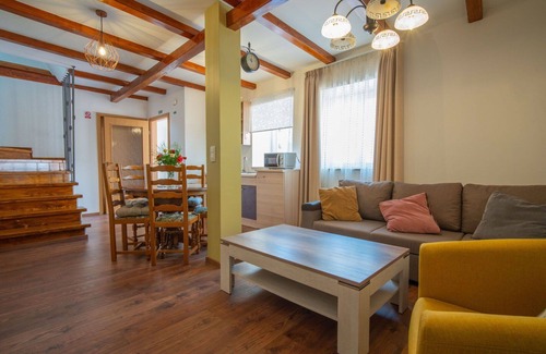 Veli Brgud Casa | Maravillosa casa de vacaciones privada con A/C, WIFI, piscina privada, TV, terraza y aparcamiento