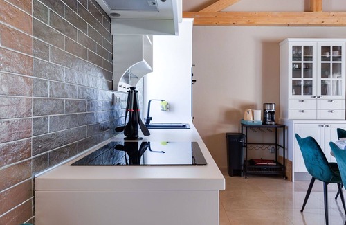 Zemunik Donji Casa | Casa de vacaciones privada con WIFI, A/C, piscina privada, TV, terraza, mascotas permitida