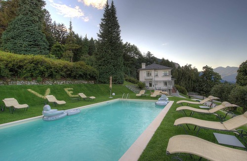 Baveno Villa | Estupenda casa de vacaciones privada con sauna, WIFI, piscina privada, A/C, jacuzzi, TV, patio