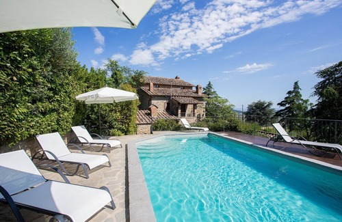 Camucia Villa | Casa de vacaciones privada con piscina privada, WIFI, A/C, TV, terraza, vista panorámica