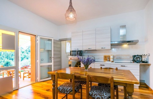 Pescia Villa | Casa de vacaciones privada con piscina privada, A/C, WIFI, TV, vista panorámica, aparcamiento