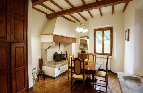 Porrena Villa | Casa de vacaciones privada con WIFI, piscina privada, TV, patio, vista panorámica, aparcamiento