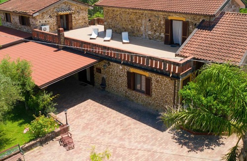 Giungano Villa | Casa de vacaciones privada con WIFI, piscina privada, A/C, TV, patio, vista panorámica