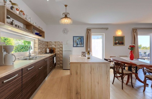 Valica Casa | Casa de vacaciones privada con A/C, piscina privada, WIFI, TV, terraza, vista panorámica