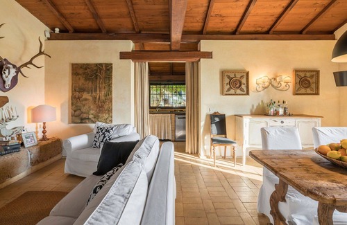 Nepi Casa | Casa de vacaciones privada con WIFI, A/C, piscina privada, TV, patio, vista panorámica