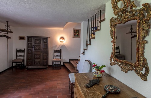Neuhaus Casa | Fantástica casa de campo con un gran jardín tipo parque, vistas al lago y a la montaña.