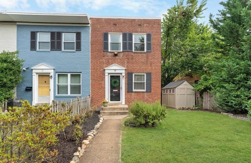 Potomac West Casa | Wonderful Renovated Townhouse in a Prime Location