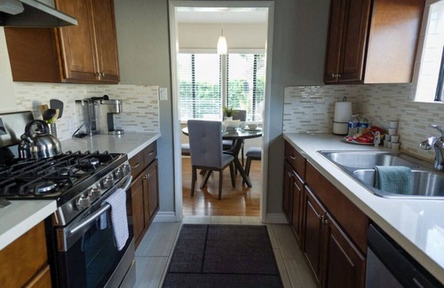 Del Rey Casa | WONDERFUL RENOVATED 4-BEDROOM HOUSE NEAR MARINA DEL REY & CULVER CITY (p39)
