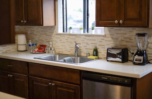 Del Rey Casa | WONDERFUL RENOVATED 4-BEDROOM HOUSE NEAR MARINA DEL REY & CULVER CITY (p39)