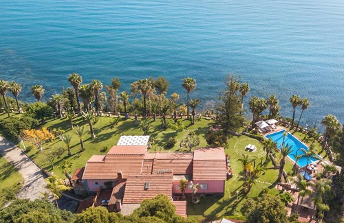 Brucoli Villa | Wonderful sea villa with pool in Brucoli