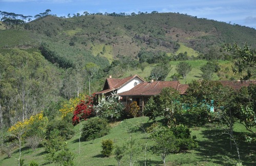 Visconde de Maua Casa | Maravilloso sitio en Mauá con cascada y exuberante naturaleza. Total privacidad