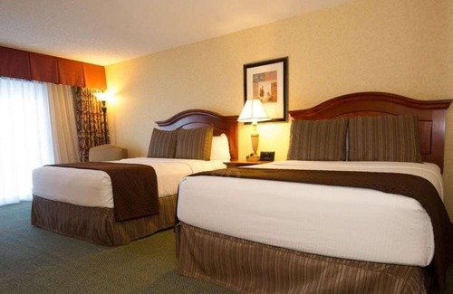 Port Angeles Complejo | Wonderful Stay! 3 Comfortable Units, Outdoor Pool, Pets Allowed, FREE Parking!