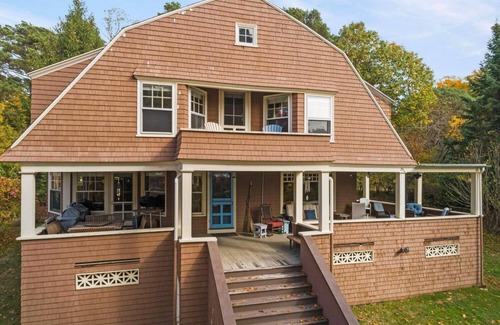 Portland Cabaña | Wonderful Summer Cottage on Great Diamond Island