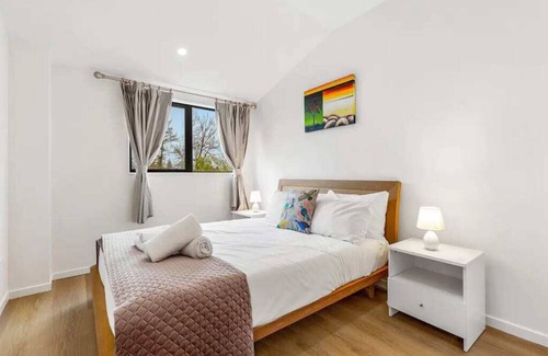 Mangere Casa | Wonderful Three Bedroom with Garage!