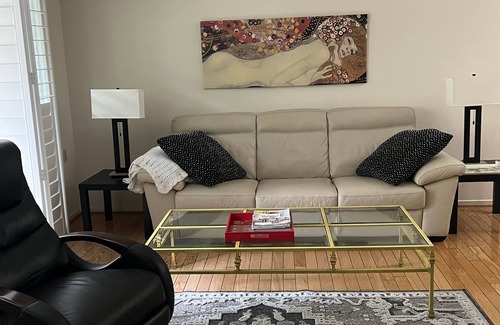 Laguna Hills Condominio | VIVO EN EL ARBOL MARAVILLOSO