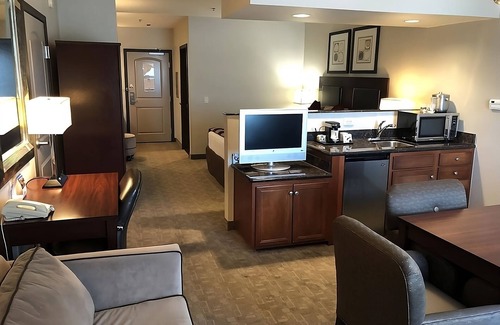 Killeen Hotel | Wonderful Vacation Stay! 1 Cozy Unit and Pool.