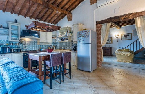 Bollano Casa | Maravillosa casa de vacaciones con piscina privada, A/C, bañera de hidromasaje, WIFI, TV, patio